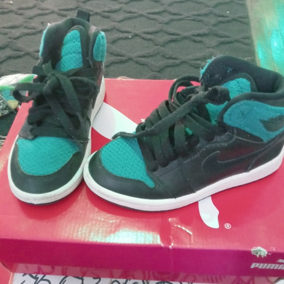 Shoes - Picture 2 of 2